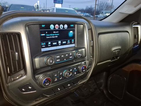 Used 2017 Chevrolet Silverado 1500 LTZ image 33