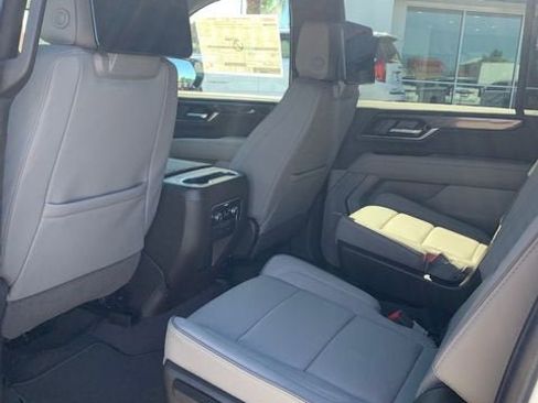 New 2026 GMC Yukon XL Elevation w/ Elevation Premium Package AWD/4WD image 16