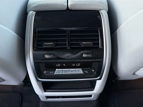 Used 2023 BMW XM AWD/4WD image 19