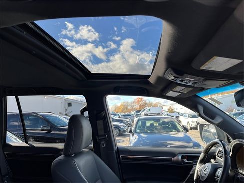 Used 2023 Lexus GX 460 Premium image 16