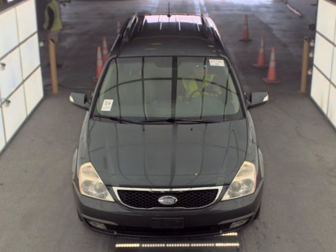 Used 2014 Kia Sedona EX FWD image 2