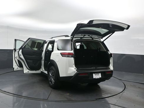 Used 2025 Nissan Pathfinder SV image 58