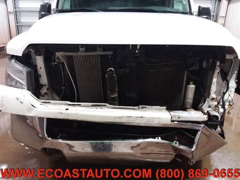 Used 2018 Nissan NV 2500 SV image 16