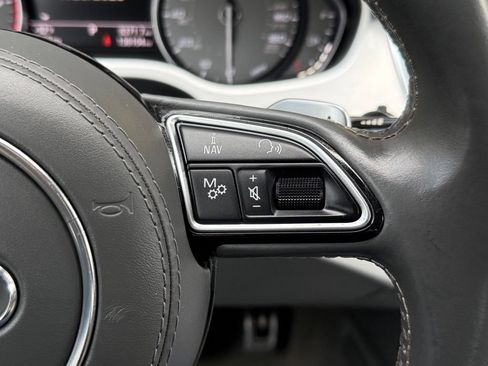 Used 2013 Audi S8 AWD/4WD image 32