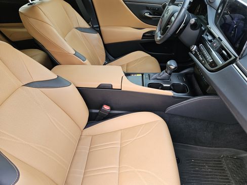 Used 2024 Lexus ES 350 Ultra Luxury w/ Accessory Package (Z2) FWD image 15