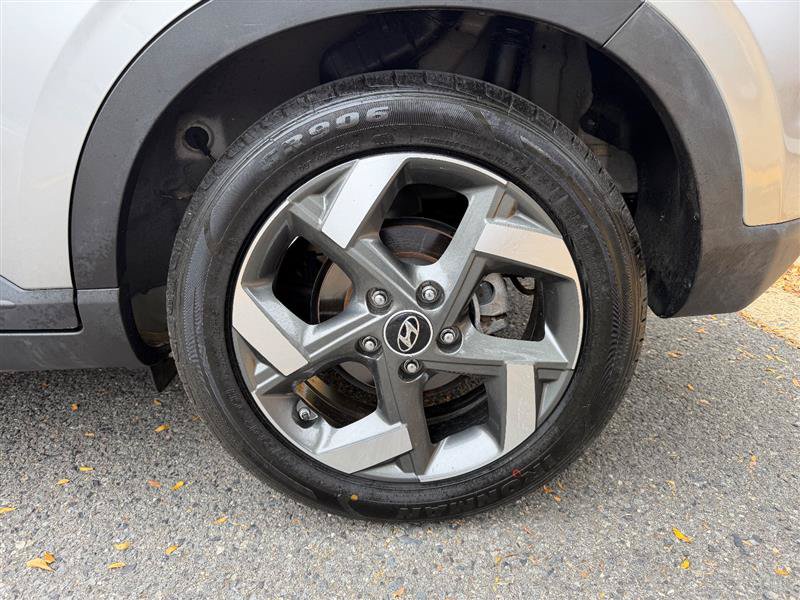 Used 2023 Hyundai Venue SEL w/ Cargo Package FWD image 16