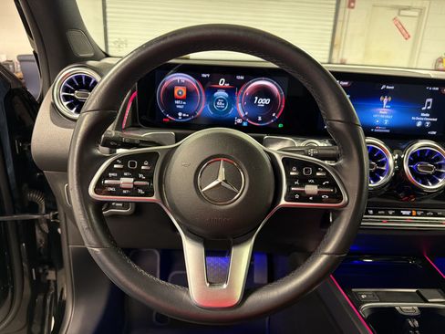 Used 2022 Mercedes-Benz GLB 250 image 9