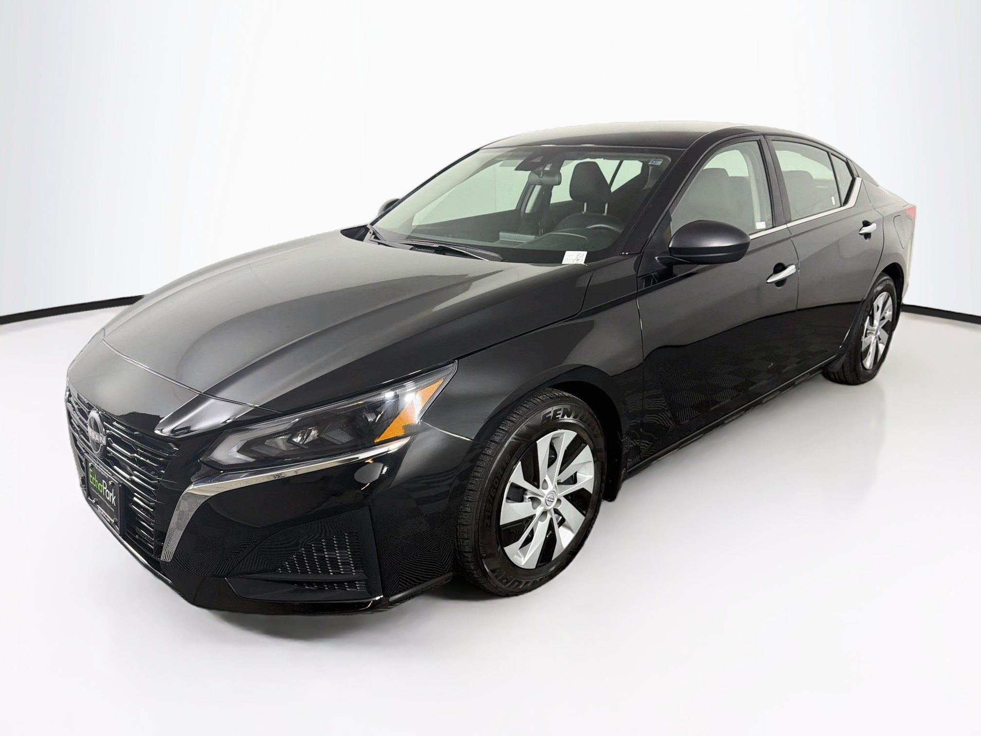 Used 2024 Nissan Altima 2.5 S FWD image 3