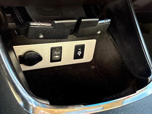 Used 2017 Toyota Avalon Limited image 15