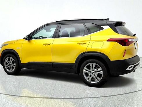 Used 2023 Kia Seltos S w/ Navigation Package AWD/4WD image 7