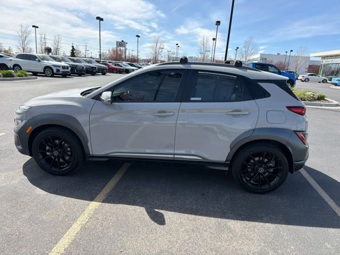 Used 2023 Hyundai Kona Limited image 4