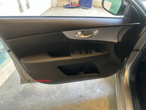 Used 2023 Kia Forte LXS FWD image 8