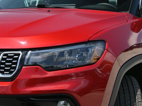 Used 2025 Jeep Compass Limited AWD/4WD image 6