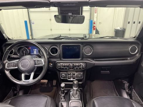 Used 2023 Jeep Wrangler Unlimited Sahara w/ Cold Weather Group AWD/4WD image 10
