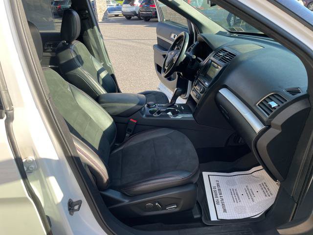 Used 2018 Ford Explorer XLT w/ Equipment Group 202A AWD/4WD image 30