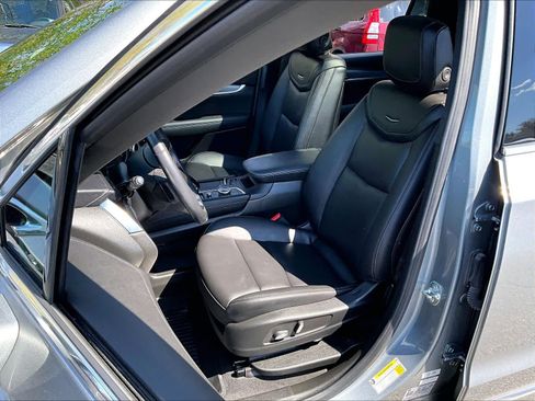 Used 2024 Cadillac XT6 Luxury w/ LPO, Floor Liner Package AWD/4WD image 10