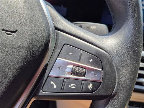 Used 2023 BMW i4 eDrive40 RWD image 11