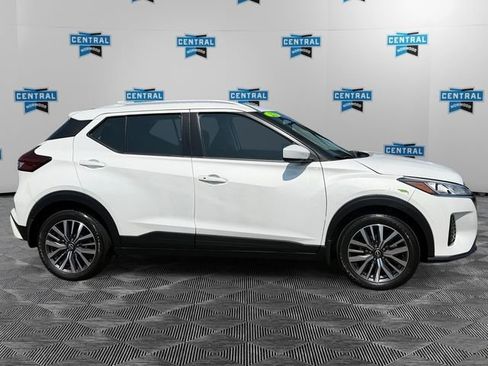 Used 2023 Nissan Kicks SV FWD image 6