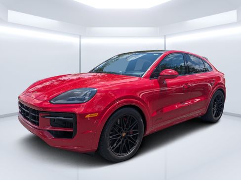 Used 2025 Porsche Cayenne GTS AWD/4WD image 7