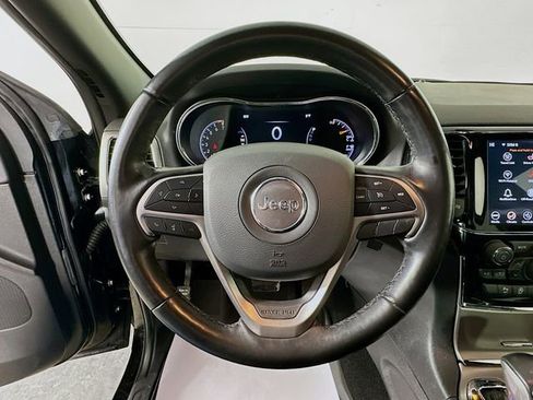 Used 2021 Jeep Grand Cherokee Laredo X image 11