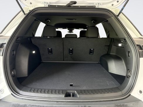 Used 2025 Chevrolet Equinox LT FWD image 19