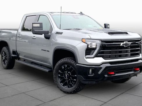 Used 2025 Chevrolet Silverado 2500 LT w/ Trail Boss Package AWD/4WD image 3