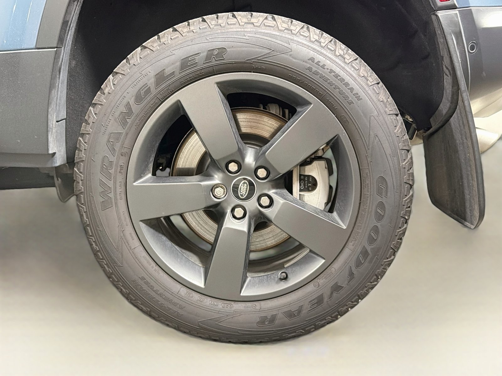 Used 2024 Land Rover Defender 110 SE AWD/4WD image 33
