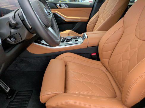 Certified 2025 BMW X5 xDrive50e w/ M Sport Package image 28