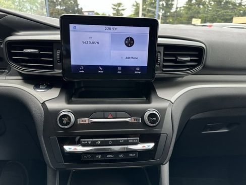 Used 2020 Ford Explorer XLT image 23