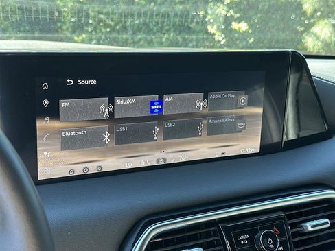 Used 2025 Nissan Armada SL image 16