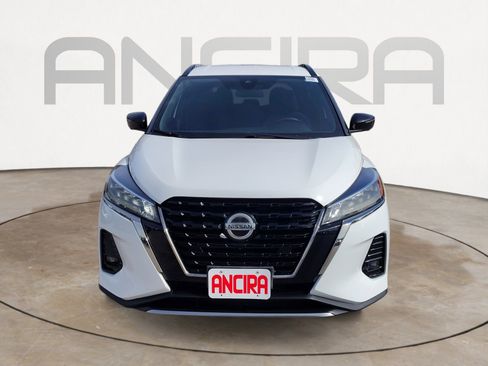 Used 2021 Nissan Kicks SR image 8