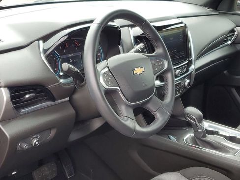 Certified 2023 Chevrolet Traverse LT FWD image 9