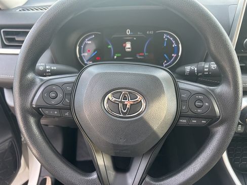 Used 2025 Toyota RAV4 XLE image 26