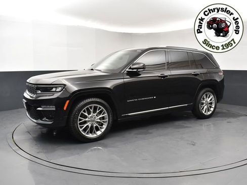 Used 2022 Jeep Grand Cherokee Summit w/ Adv Protech Group IV AWD/4WD image 3
