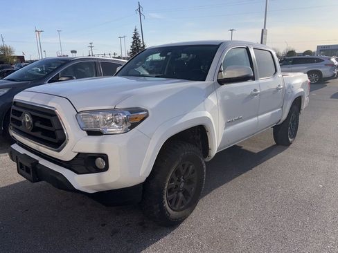 Used 2023 Toyota Tacoma SR5 w/ Technology Package AWD/4WD image 2