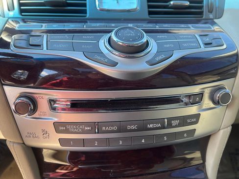 Used 2019 INFINITI Q70 Luxe RWD image 29