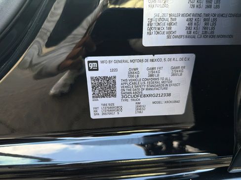Used 2024 Chevrolet Silverado 1500 LT Trail Boss w/ LT Trail Boss Premium Package AWD/4WD image 33