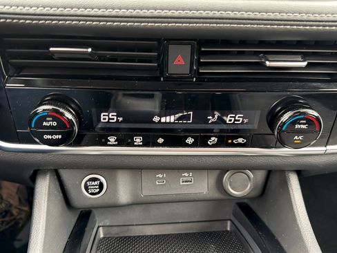 Used 2022 Nissan Rogue SV AWD/4WD image 13