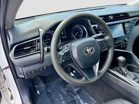 Used 2019 Toyota Camry LE FWD image 8