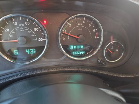 Used 2017 Jeep Wrangler Unlimited Sahara w/ Max Tow Package image 7