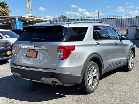 Used 2023 Ford Explorer Limited AWD/4WD image 3