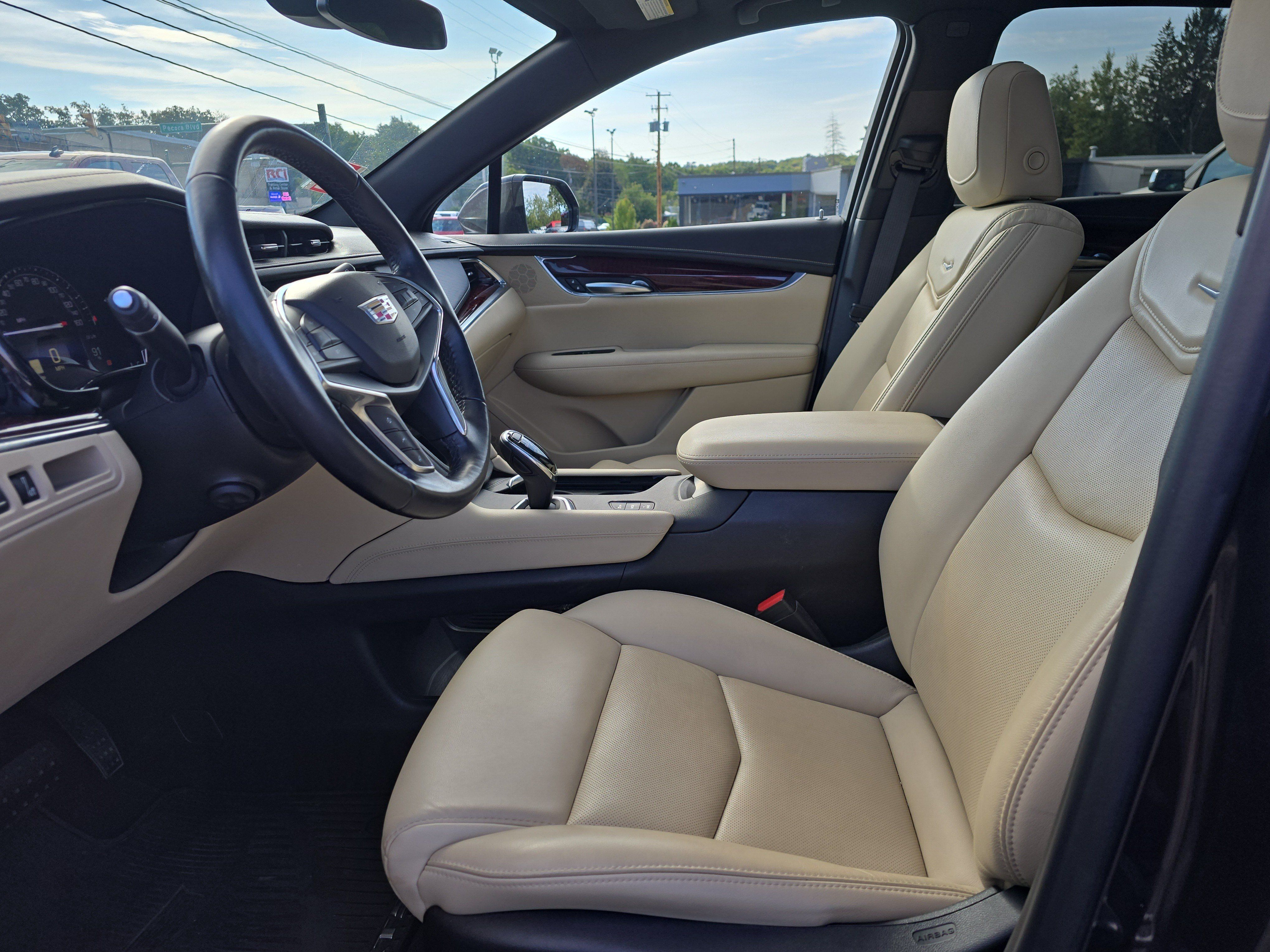 Used 2019 Cadillac XT5 Premium Luxury AWD/4WD image 11