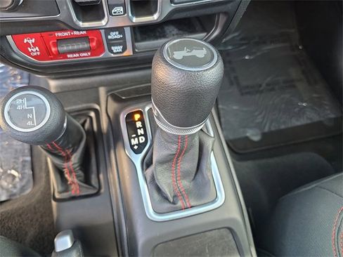 Certified 2022 Jeep Wrangler Unlimited Rubicon w/ Safety Group image 19