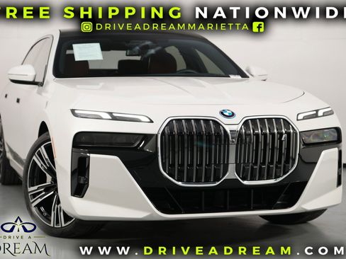 Used 2023 BMW i7 xDrive60 image 2