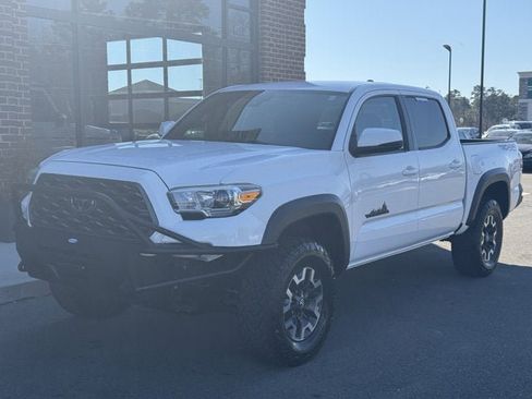 Used 2020 Toyota Tacoma TRD Off-Road image 1