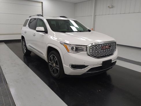 Used 2019 GMC Acadia Denali w/ Technology Package FWD image 13