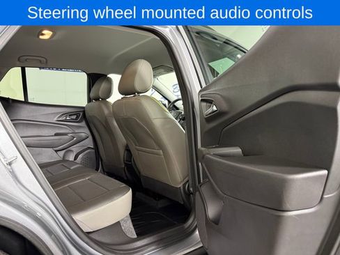 Used 2025 Chevrolet Trax ACTIV image 18