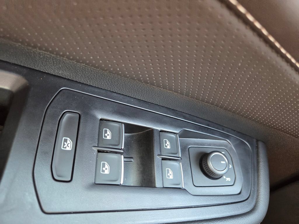 Certified 2026 Volkswagen Atlas Cross Sport SE FWD image 17
