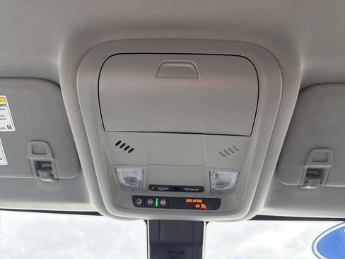 Used 2024 Chevrolet Equinox LT image 32