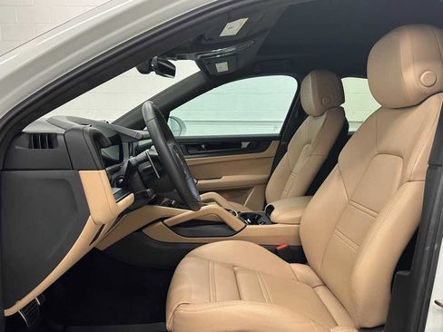 Used 2025 Porsche Cayenne GTS image 11